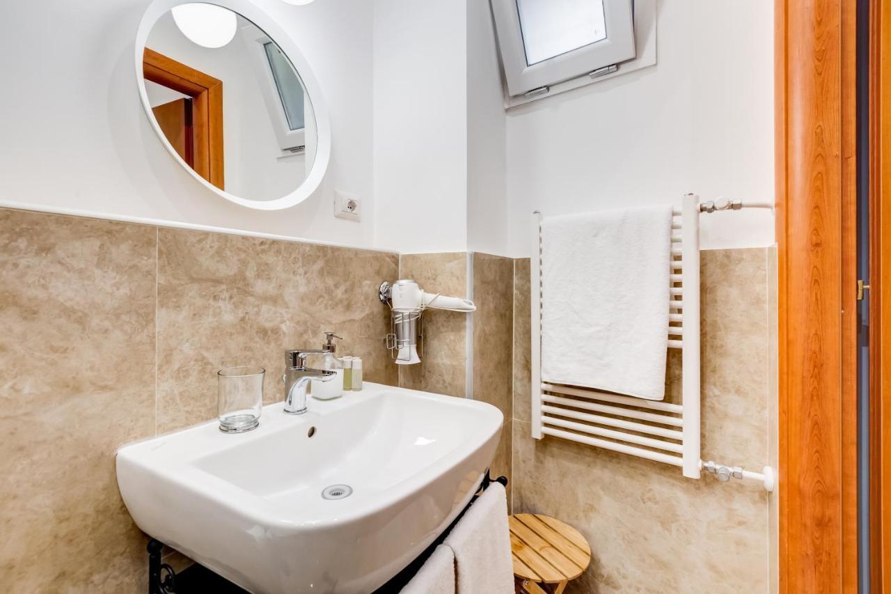 Appartamento Lovely And Modern Nest Near The Colosseum Roma